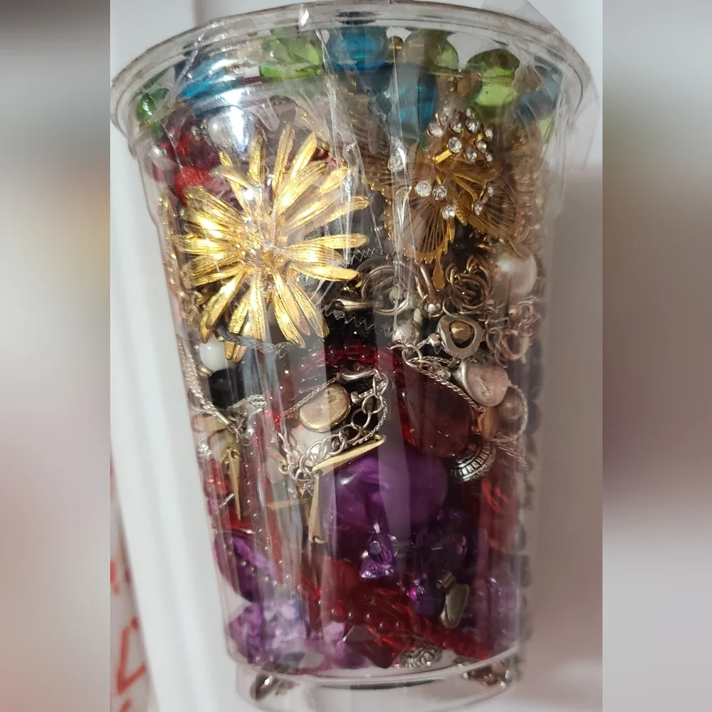 Jewelry Jar lot brooches necklaces bracelets vintage & modern glass rhinestones - Picture 4 of 10